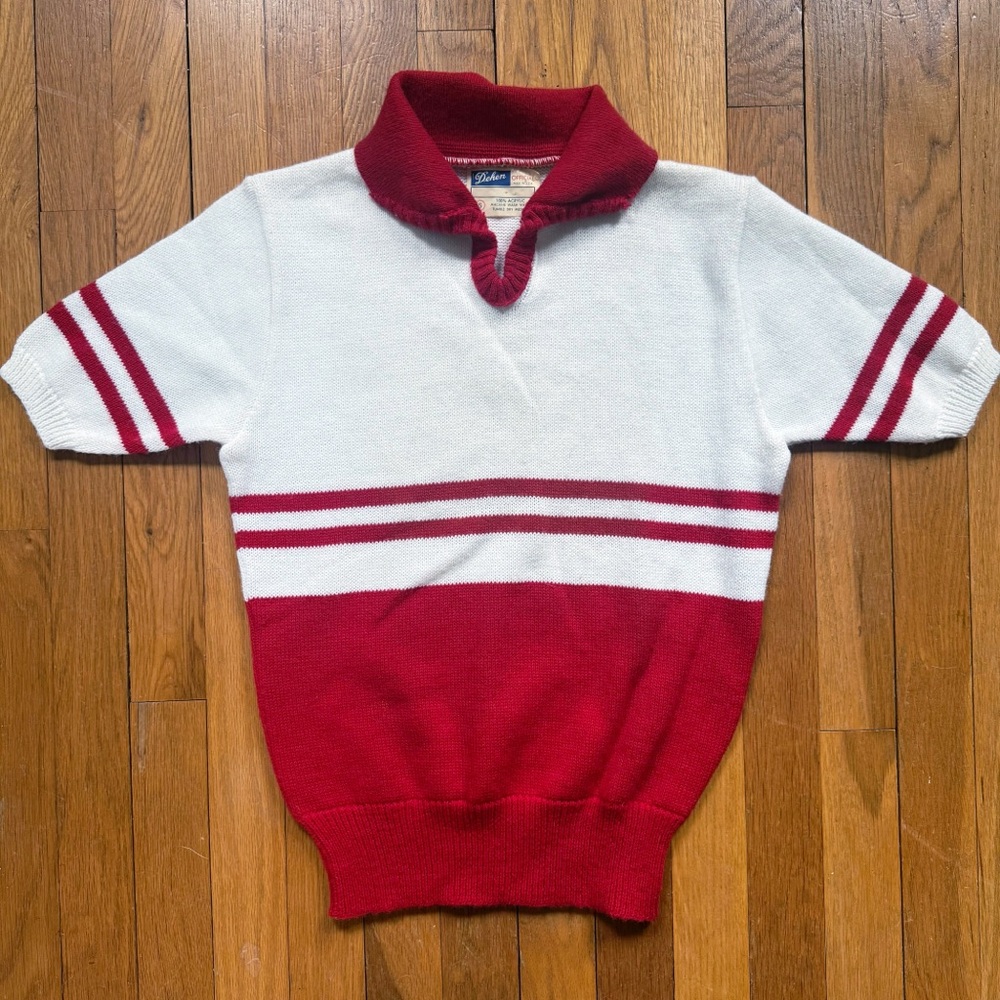 Vintage 1940-1950’s Dehen 1920 Short Sleeve Collared Sweater